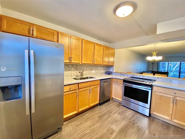 Foto del edificio - 434 Lakeview Dr