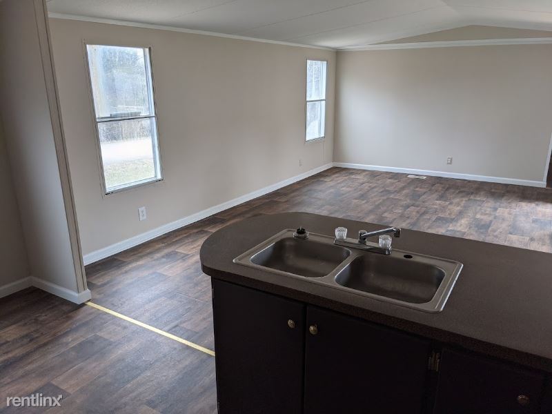 Primary Photo - 3 br, 2 bath Mobile Home - 4 Roller St