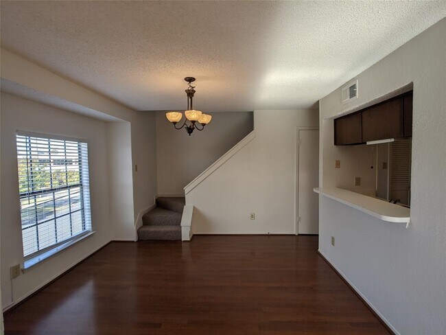 Building Photo - 7640 W Greenway Blvd