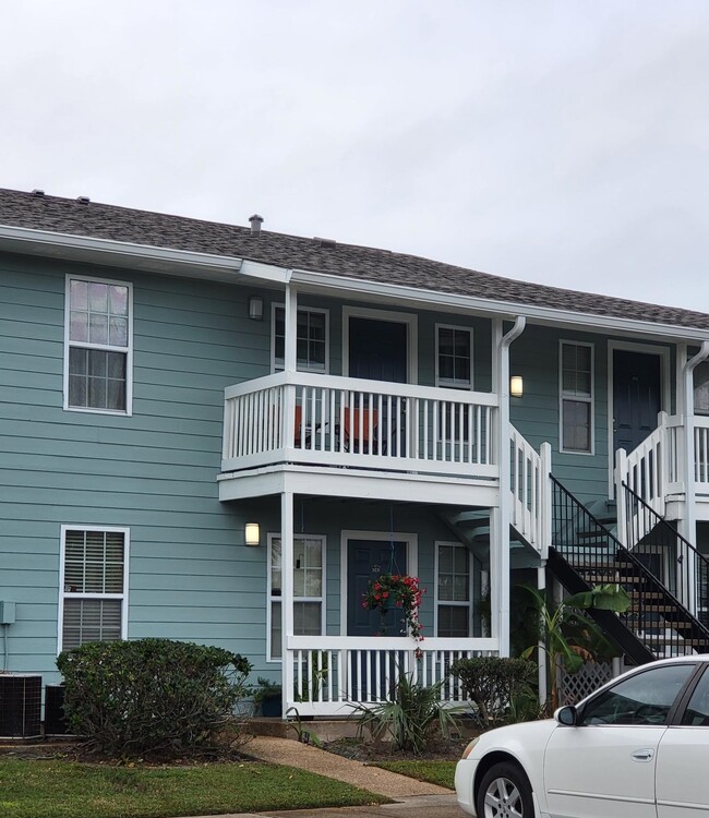 Building Photo - Palm Isle Apartment Homes