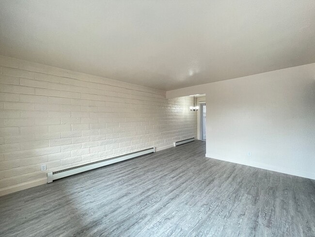 Building Photo - 1560 G St