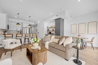 Building Photo - 414 Main St