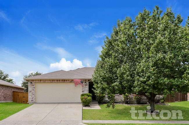 Building Photo - 1405 Englewood Dr