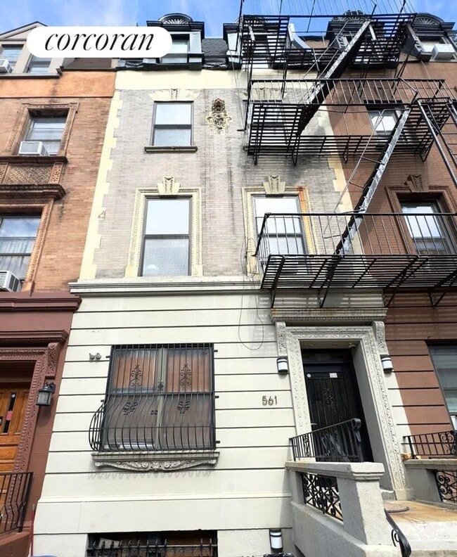 Foto del edificio - 561 W 161st St