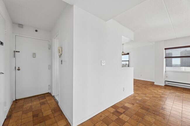 Foto del edificio - 1600 Center Ave