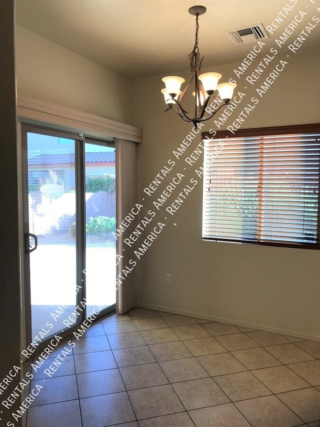 Foto del edificio - 1691 W Gleaming Moon Ln
