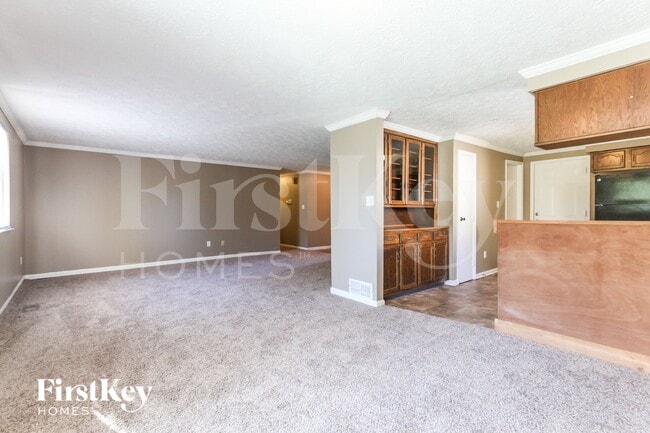 Building Photo - 3735 Valley Lake Dr