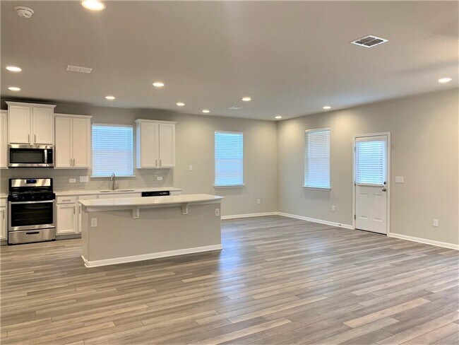 Building Photo - 10301 Sentinel Dr
