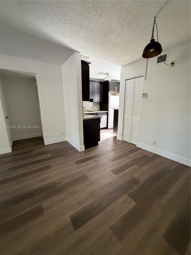 Building Photo - 300 Gardens Dr