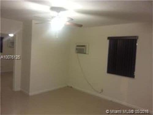Building Photo - 860 NW 11th Ave