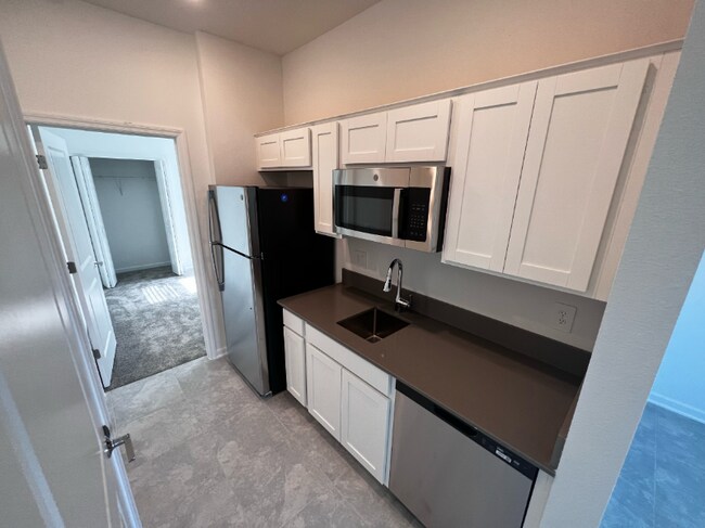 Foto del edificio - 784 Daring Dr