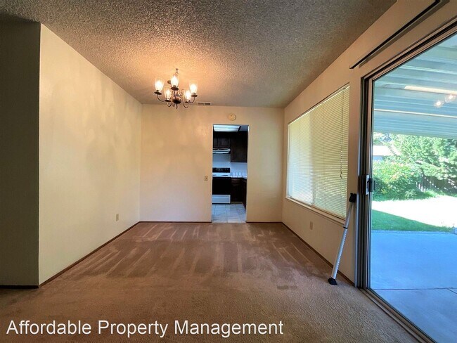 Foto del edificio - 3 br, 2 bath House - 4845 Sally Court