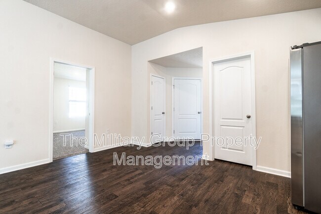 Building Photo - 15668 Strawberry Roan Ct