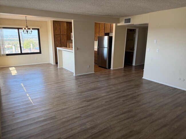 Foto del edificio - 3831 Nipoma Pl