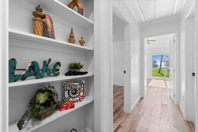 Foto del edificio - 456 Deep Woods Ln