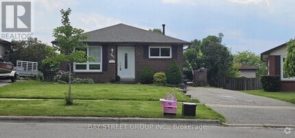 Building Photo - 882 Southdown Dr