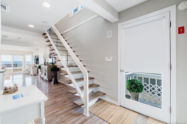 Foto del edificio - 1987 Fairfield Beach Rd