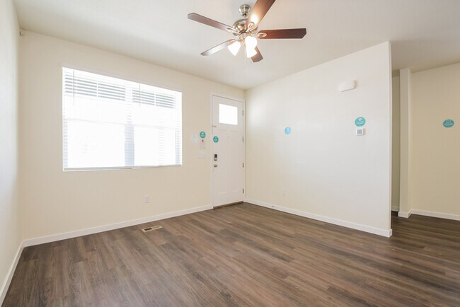 Building Photo - 13471 Oneida Ln