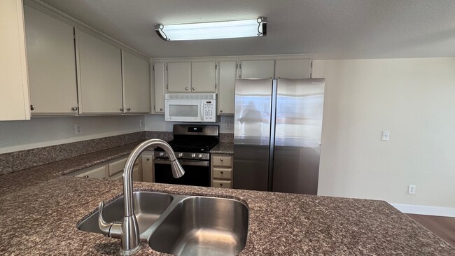 Foto del edificio - Cute Upgraded 2 bedroom/2 Bath