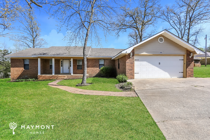 Primary Photo - Lovely Three Bedroom