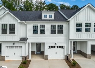 Building Photo - 105 Pine Breeze Wy