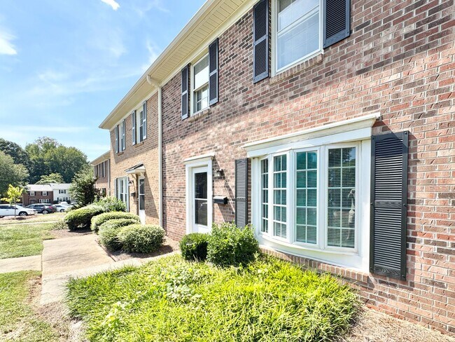 Foto del edificio - 5127 Lawndale Dr
