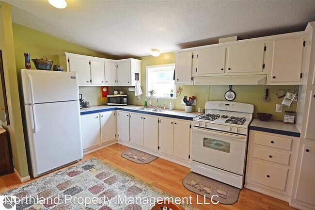 Building Photo - 3 br, 2 bath House - 7392 2nd Street