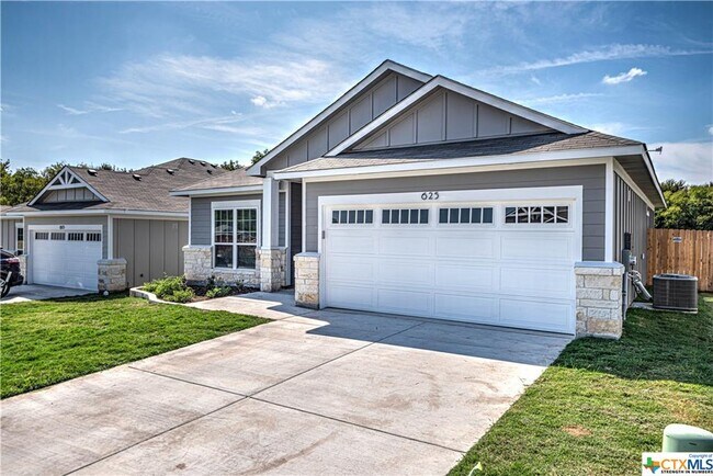 Building Photo - 625 Gingham Trl