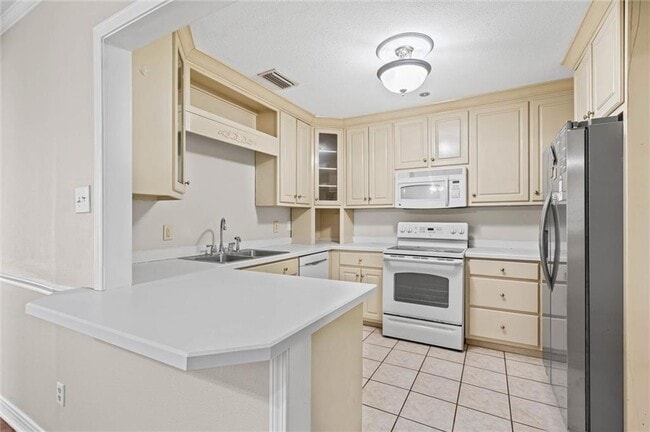 Building Photo - 315 Azalea Cir W