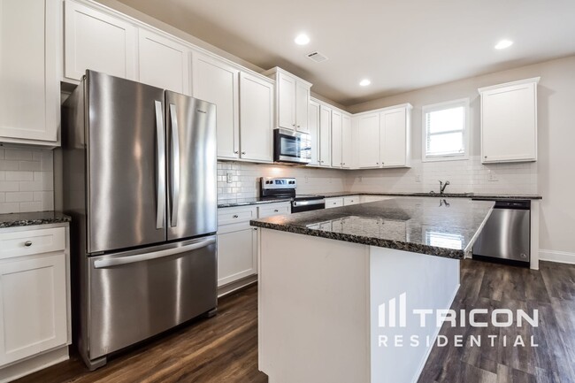 Building Photo - 4272 Bella View Dr