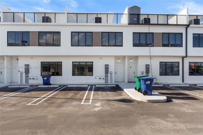 Photo - 14513 SW 261st Street Unit EFFICIENCY Apartment