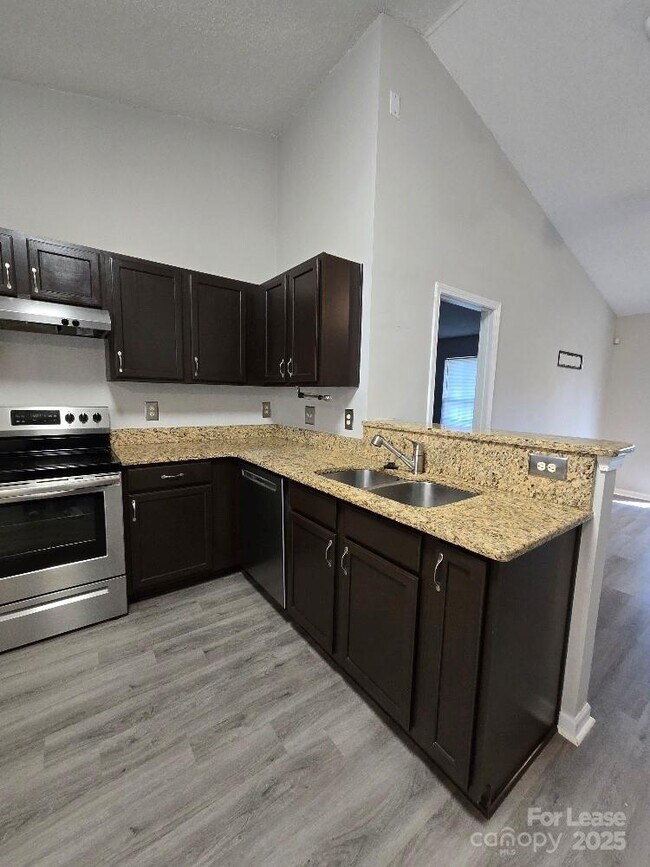 Building Photo - 6403 Caymus Dr