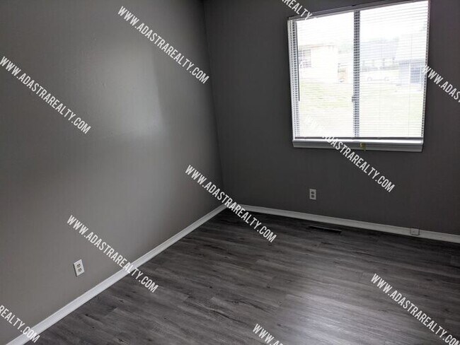 Building Photo - 9345 Bluejacket St