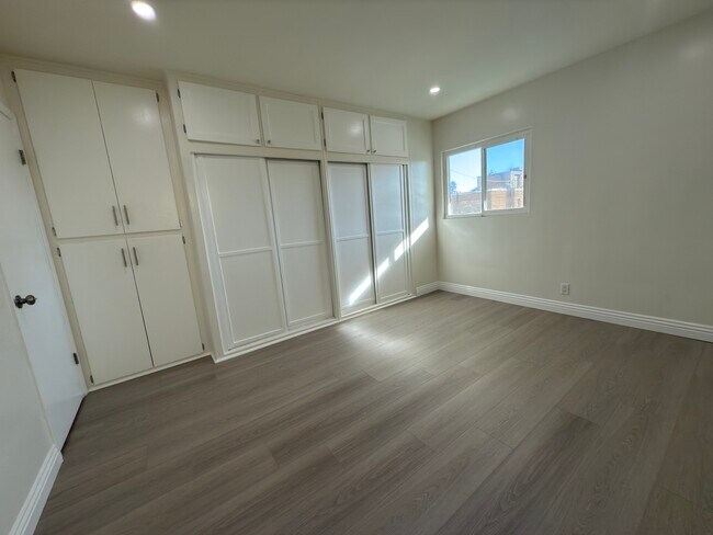 Foto del edificio - 5110 Harold Way