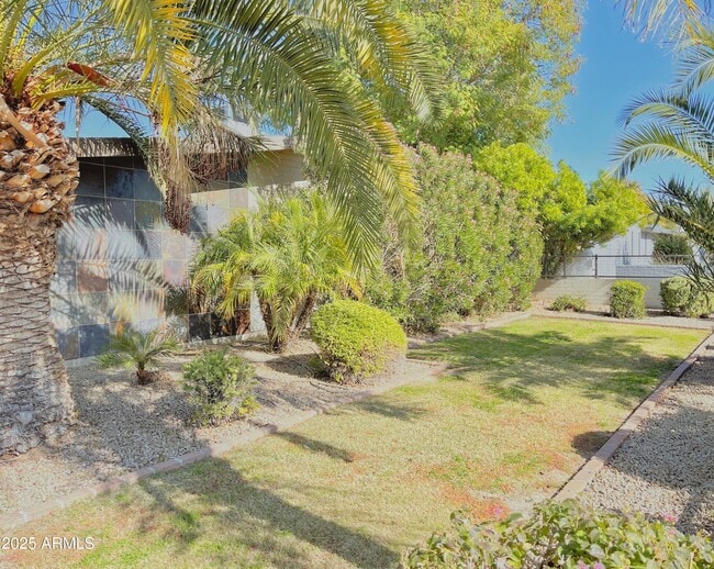 Building Photo - 3646 E Montecito Ave