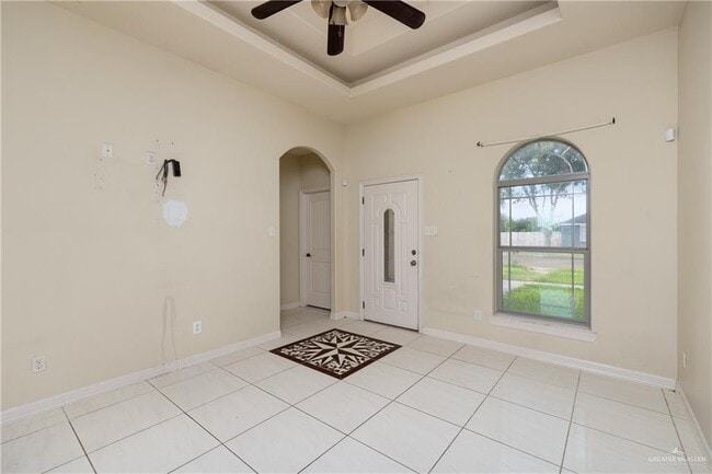 Building Photo - 206 Caramel Dr