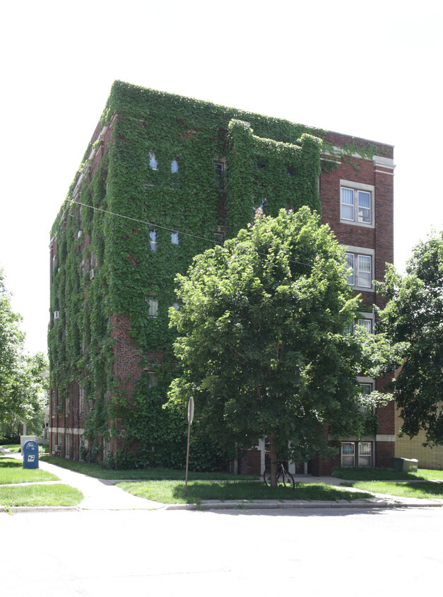 Primary Photo - 1345 H St