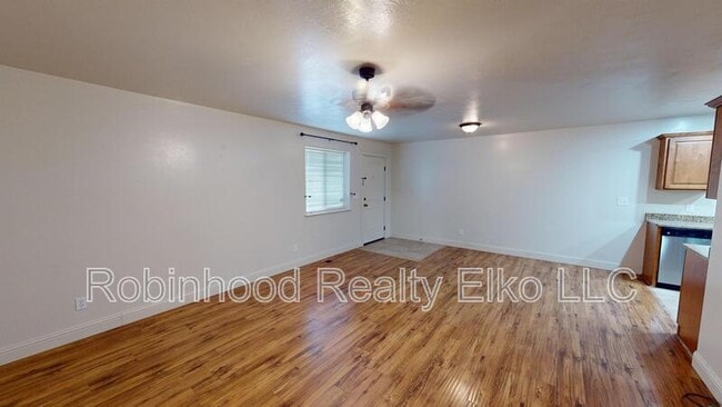 Foto del edificio - 279 Country Club Pkwy