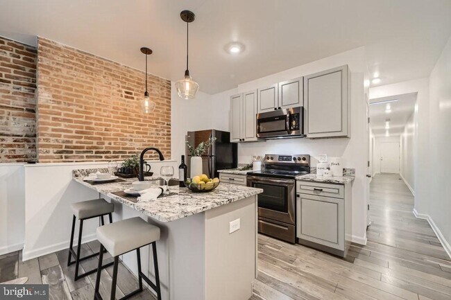 Building Photo - 230 Albemarle St