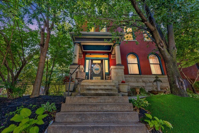 Building Photo - 2116 S Grand Blvd