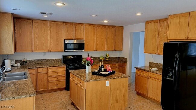 Foto del edificio - 7615 Ironwood Knoll Ave