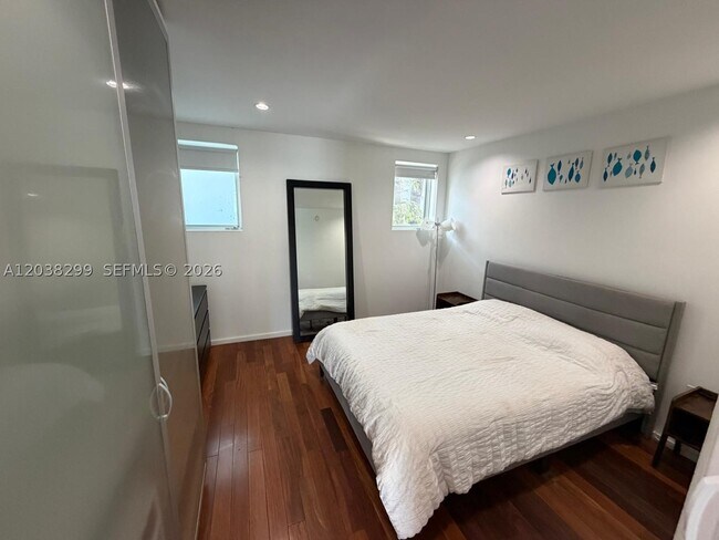Foto del edificio - 212 West Dr