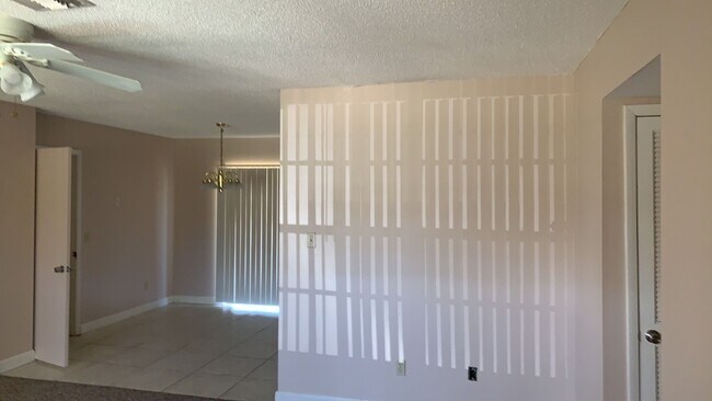 Foto del edificio - 313 NW Tyler Ave