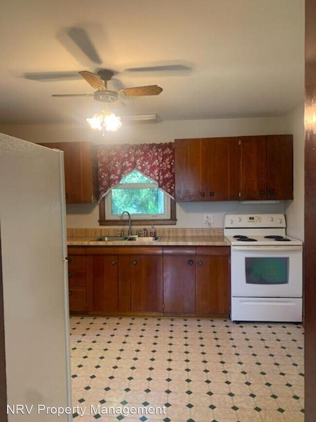 Foto del edificio - 3 br, 1 bath House - 1250 Thomas Lane