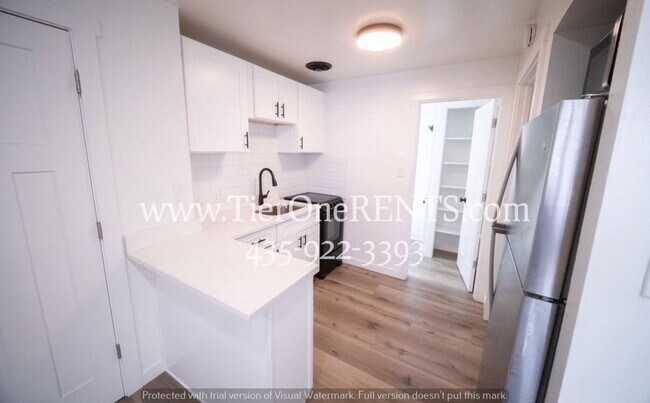 Building Photo - Charming oasis in the vibrant heart of UT 84103.