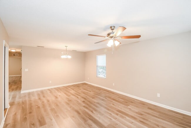 Building Photo - 1233 Homard Pl