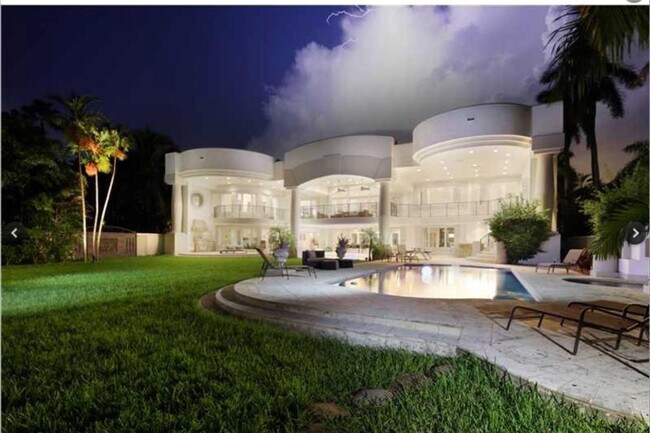 Foto del edificio - 929 N Southlake Dr