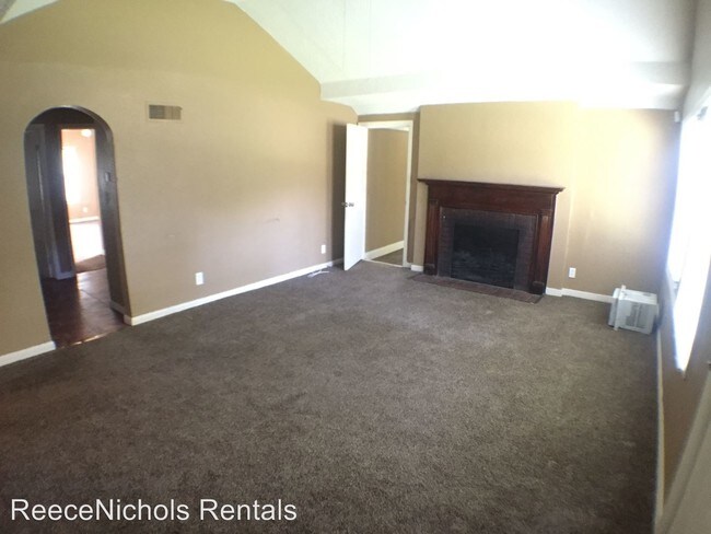 Building Photo - 8941 Wayne Ave