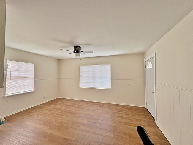 Foto del edificio - Great commercial property, in the heart of...