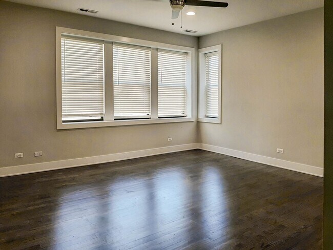 Foto del edificio - 2620 N Rockwell St